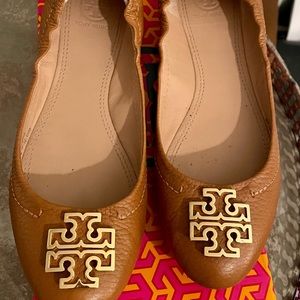 EUC Tory Burch in flat in Melinda ballet